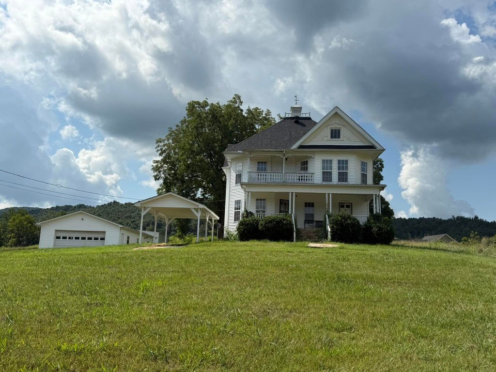 838 State Garage Road, Albany, KY 42602