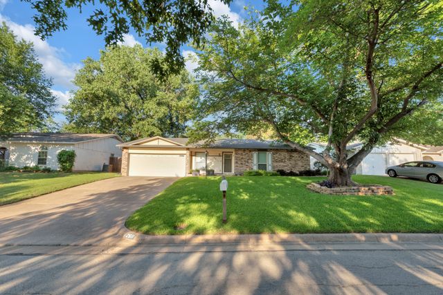 2611 Mintwood Place, Arlington, TX 76016