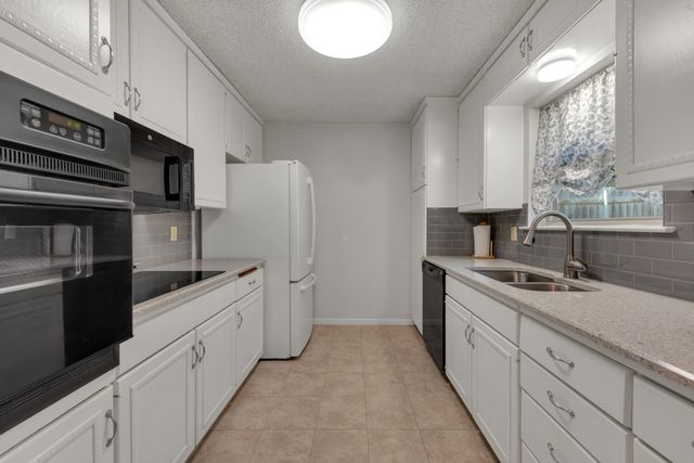 2611 Mintwood Place, Arlington, TX 76016