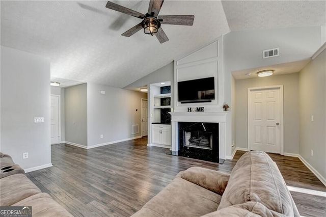 1318 Cascade View Drive, Grayson, GA 30017