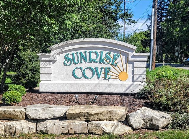 9610 Cove Drive B18, North Royalton, OH 44133