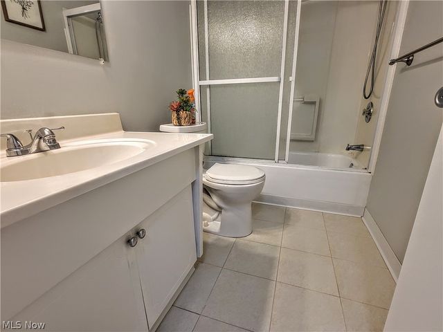 9610 Cove Drive B18, North Royalton, OH 44133