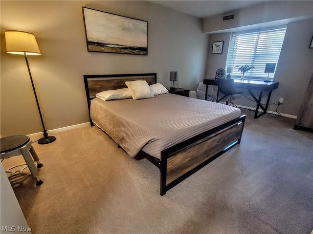 9610 Cove Drive B18, North Royalton, OH 44133