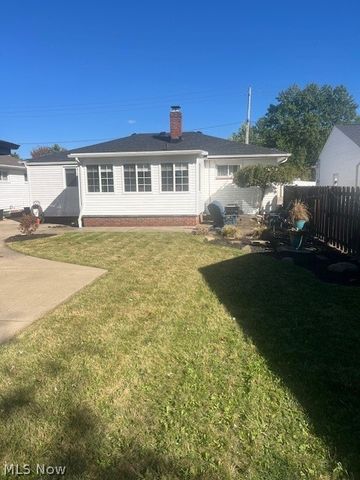 5920 Glenwood Avenue, Maple Heights, OH 44137