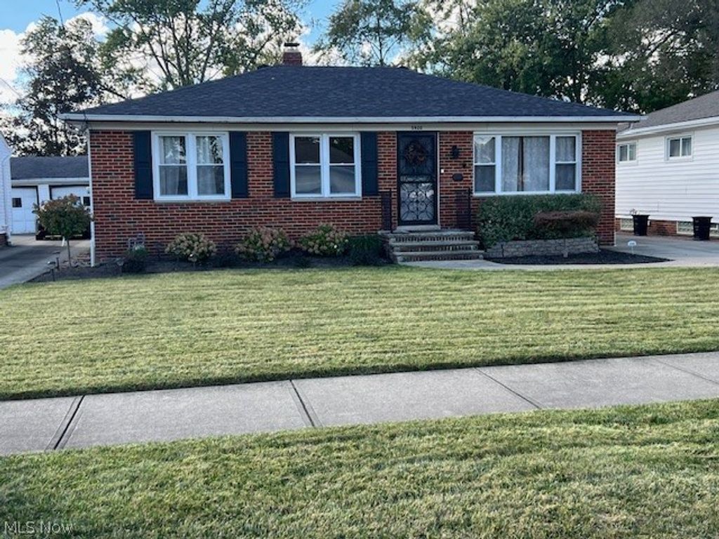 5920 Glenwood Avenue, Maple Heights, OH 44137
