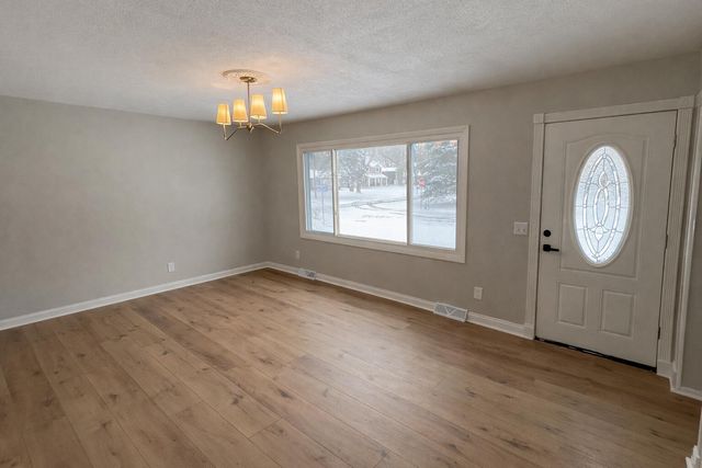 233 Washington Avenue, Plainwell City, MI 49080