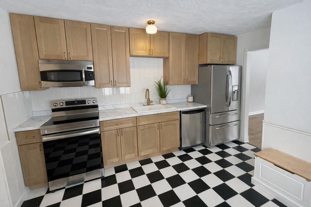 233 Washington Avenue, Plainwell City, MI 49080