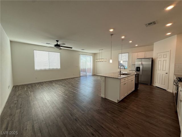 8011 Cavazzo Avenue, Las Vegas, NV 89178