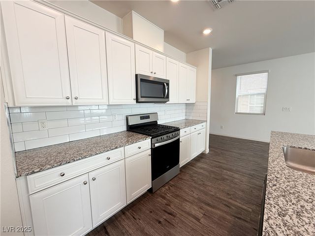 8011 Cavazzo Avenue, Las Vegas, NV 89178