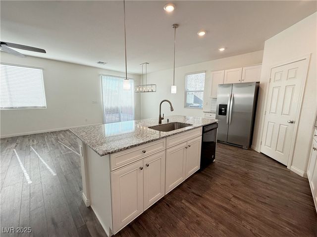 8011 Cavazzo Avenue, Las Vegas, NV 89178