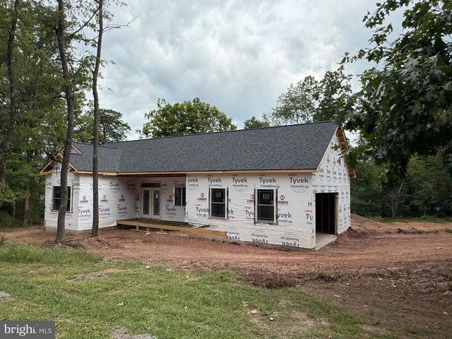 259 GROVE HEIGHTS RD, Berkeley Springs, WV 25411