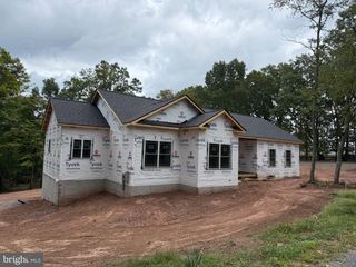 259 GROVE HEIGHTS RD, Berkeley Springs, WV 25411