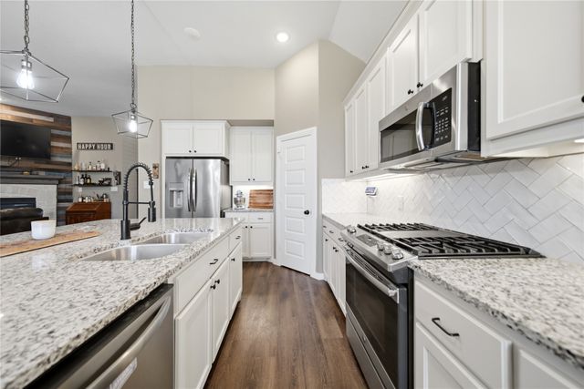 2127 Mossbrook Drive, Royse City, TX 75189