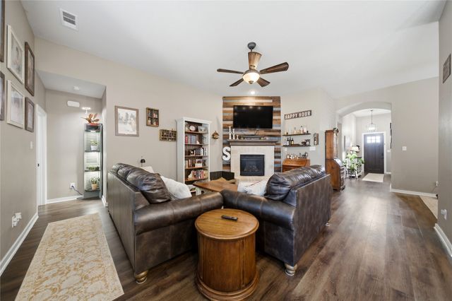 2127 Mossbrook Drive, Royse City, TX 75189