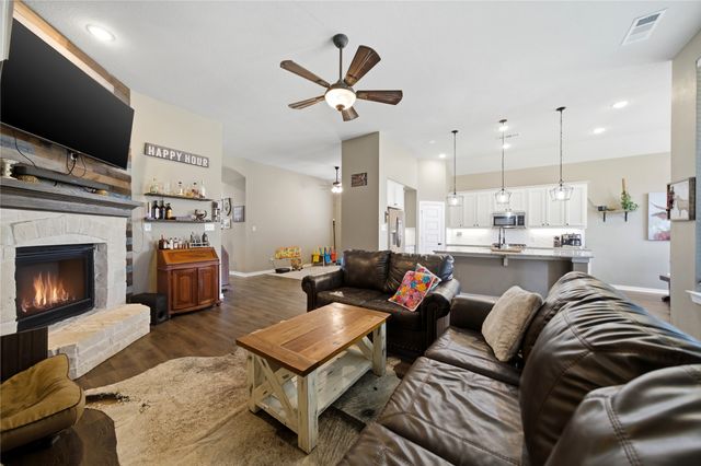 2127 Mossbrook Drive, Royse City, TX 75189