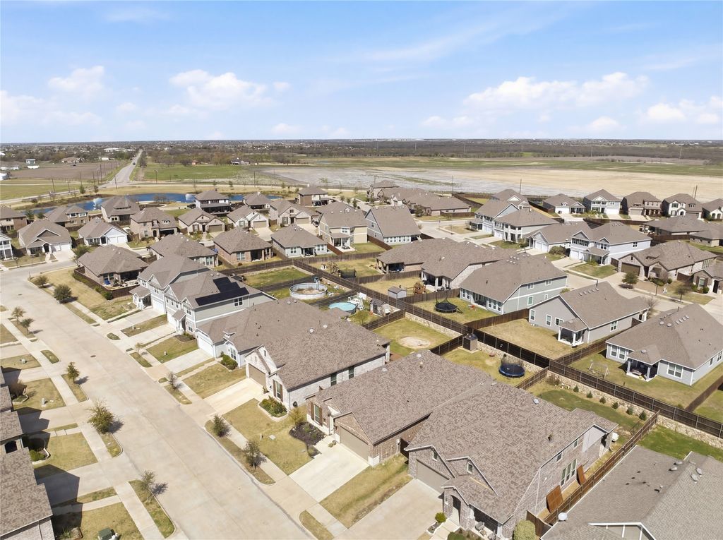 2127 Mossbrook Drive, Royse City, TX 75189