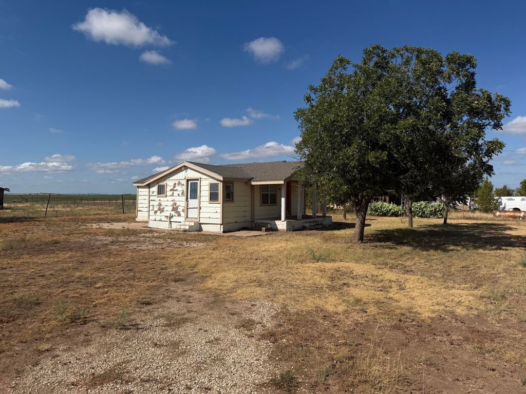 Image 12 of property listing at 17279 Bledsoe Road, San Angelo, TX 76905
