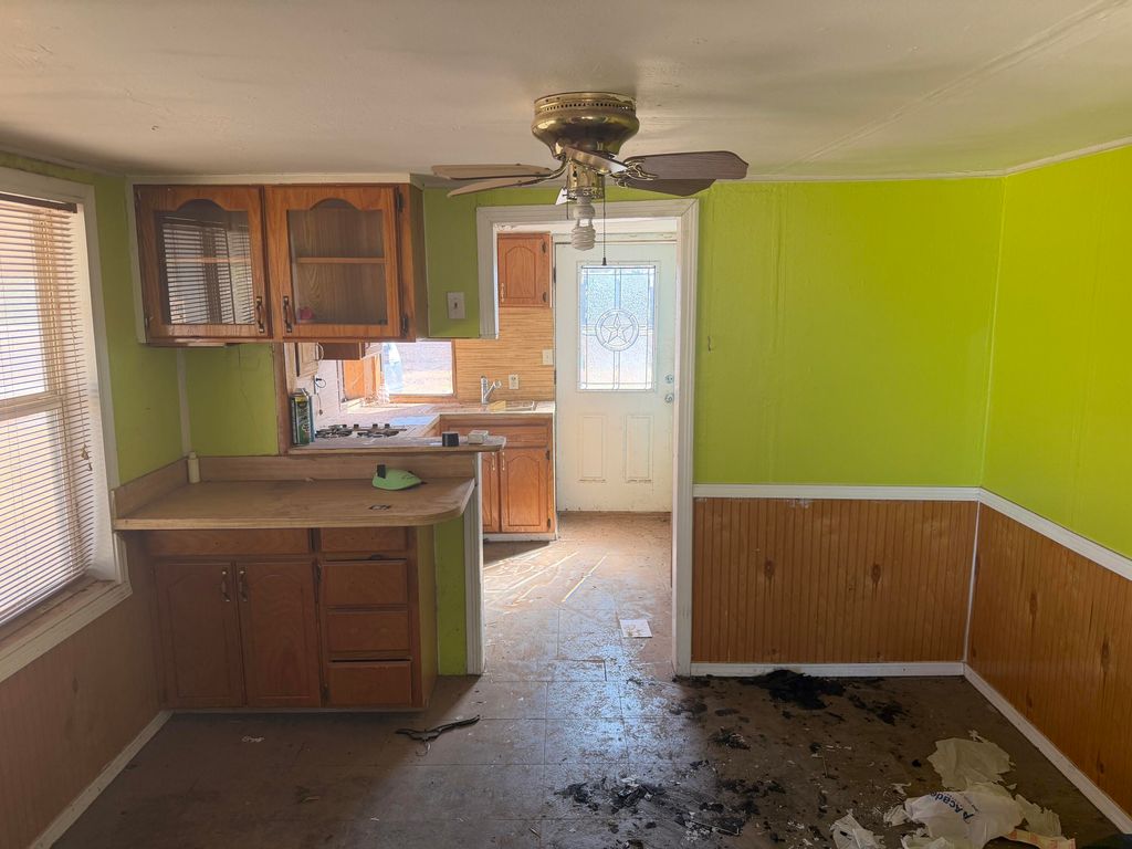 Image 5 of property listing at 17279 Bledsoe Road, San Angelo, TX 76905