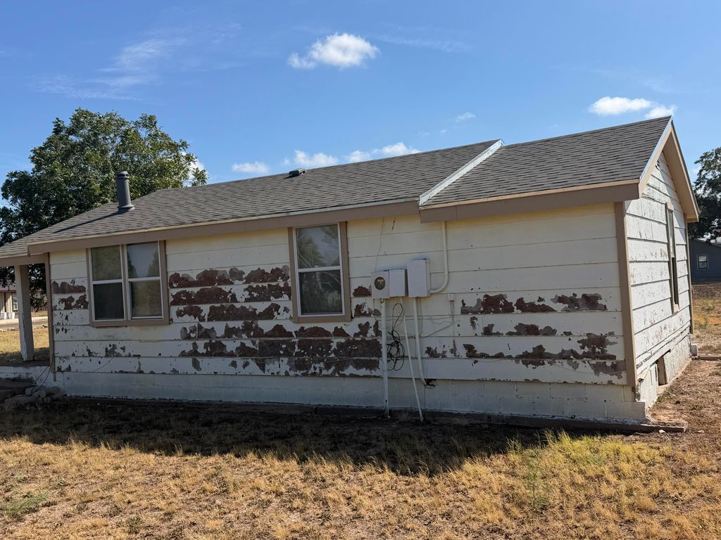 Image 9 of property listing at 17279 Bledsoe Road, San Angelo, TX 76905