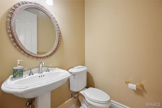 740 Stonebluff Court, Chesterfield, MO 63005