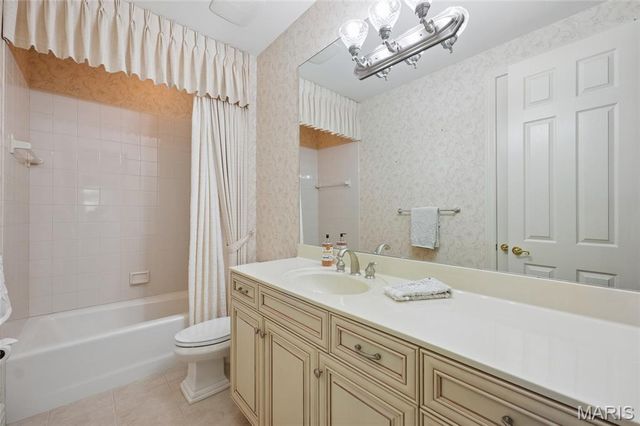 740 Stonebluff Court, Chesterfield, MO 63005