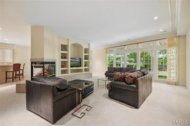 740 Stonebluff Court, Chesterfield, MO 63005