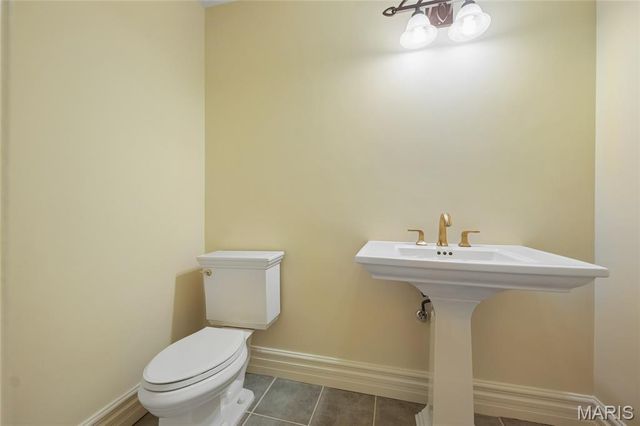740 Stonebluff Court, Chesterfield, MO 63005