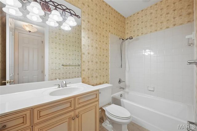 740 Stonebluff Court, Chesterfield, MO 63005