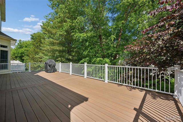 740 Stonebluff Court, Chesterfield, MO 63005