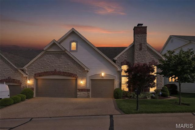 740 Stonebluff Court, Chesterfield, MO 63005