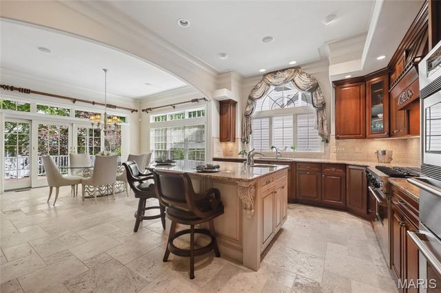 740 Stonebluff Court, Chesterfield, MO 63005