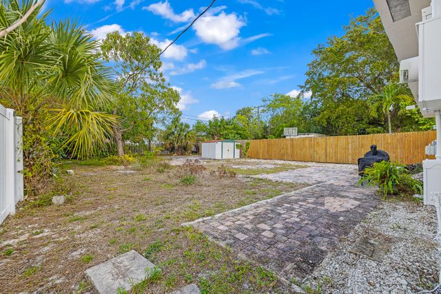 253 SW 2nd Court, Deerfield Beach, FL 33441