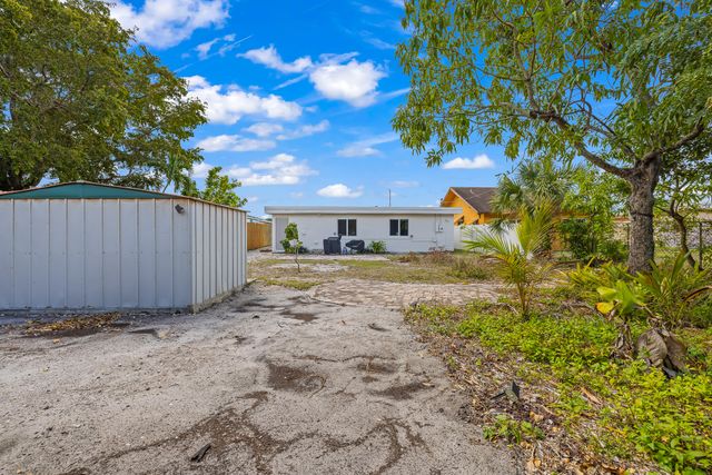 253 SW 2nd Court, Deerfield Beach, FL 33441