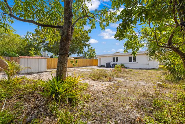 253 SW 2nd Court, Deerfield Beach, FL 33441