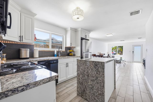 253 SW 2nd Court, Deerfield Beach, FL 33441