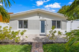 253 SW 2nd Court, Deerfield Beach, FL 33441