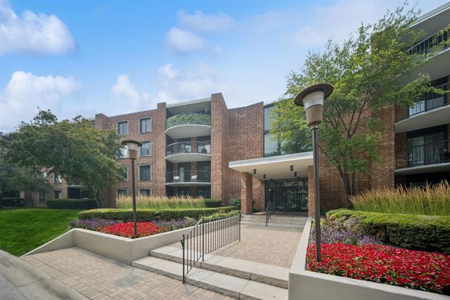 1405 E Central Road 118C, Arlington Heights, IL 60005