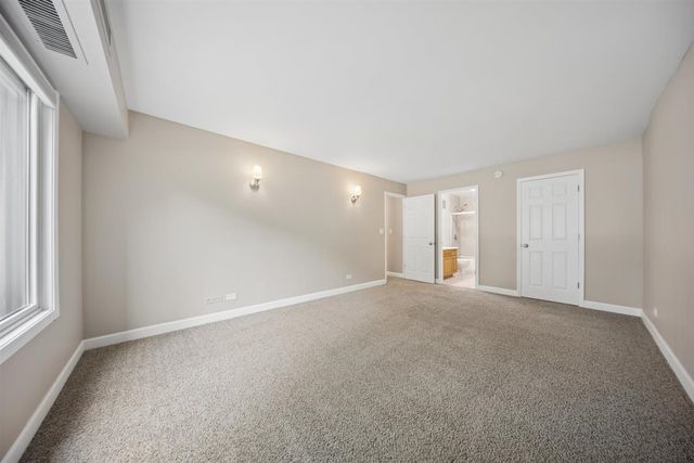 1405 E Central Road 118C, Arlington Heights, IL 60005