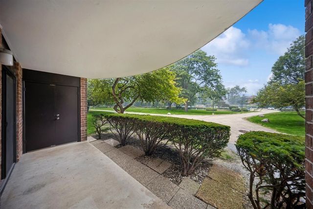 1405 E Central Road 118C, Arlington Heights, IL 60005