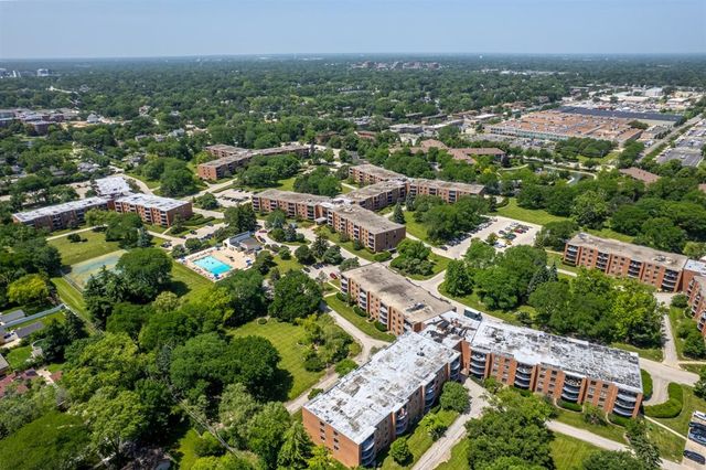 1405 E Central Road 118C, Arlington Heights, IL 60005