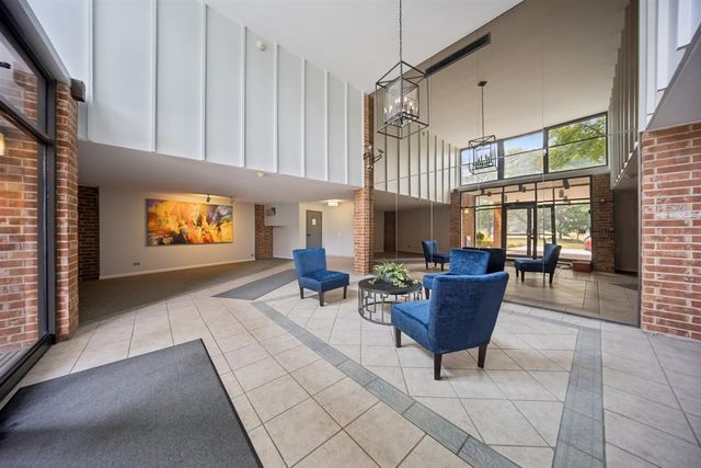 1405 E Central Road 118C, Arlington Heights, IL 60005