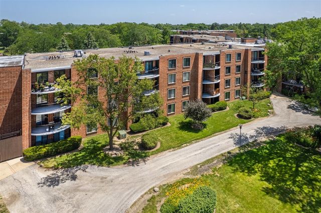 1405 E Central Road 118C, Arlington Heights, IL 60005