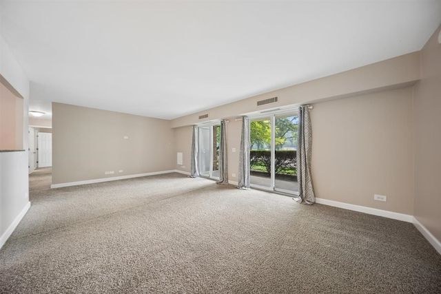 1405 E Central Road 118C, Arlington Heights, IL 60005