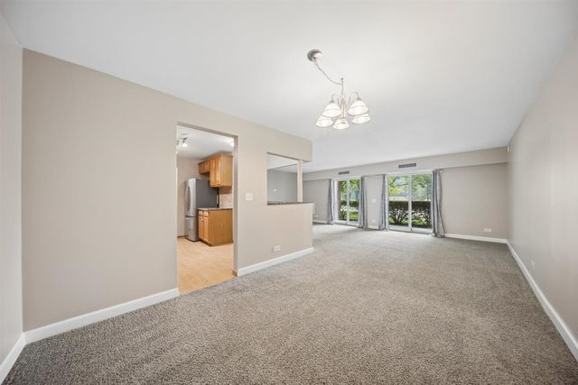 1405 E Central Road 118C, Arlington Heights, IL 60005