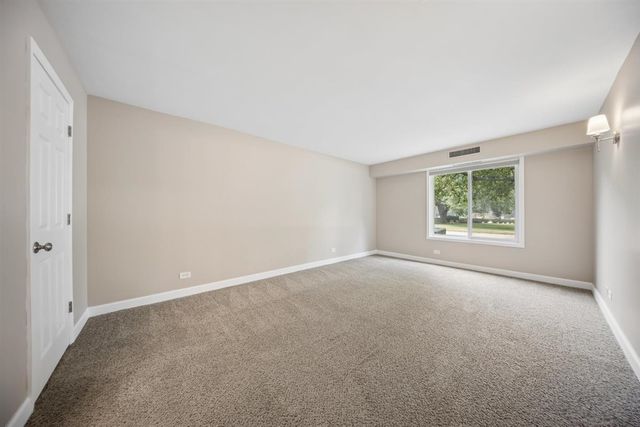1405 E Central Road 118C, Arlington Heights, IL 60005