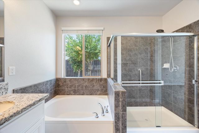 1033 Makeway St, Roseville, CA 95747