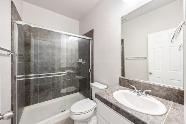 1033 Makeway St, Roseville, CA 95747