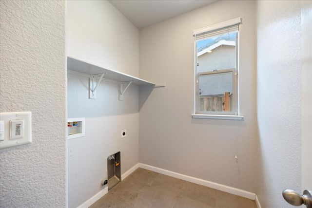 1033 Makeway St, Roseville, CA 95747