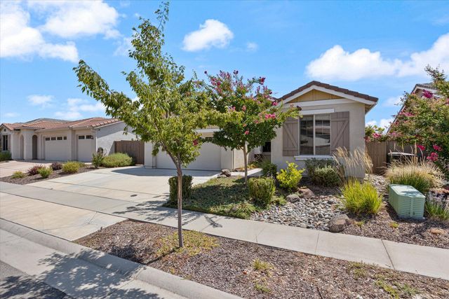 1033 Makeway St, Roseville, CA 95747