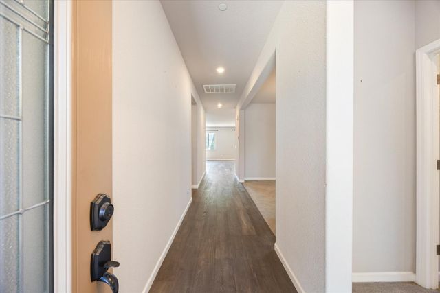 1033 Makeway St, Roseville, CA 95747